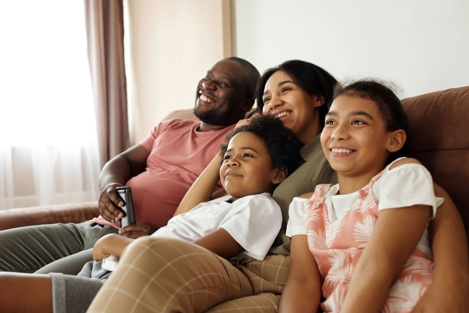 5 Ways To Enjoy Time at Home with Portable Pocket Projector